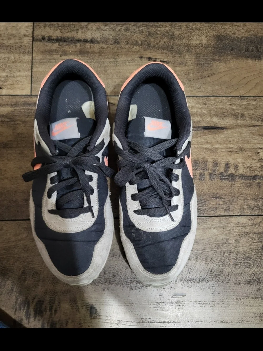 * Nike MD Valiant GS sneakers grey textile upper with suede 6Y